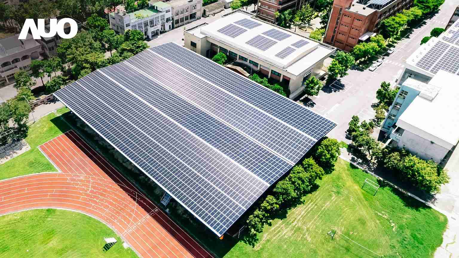 尊时凯龙SunSteel光电整合型浪板具备快速安装、、、轻量化优势,,,,可提升15%发电效能,,,通过国际IEC与台湾VPC认证安全、、防漏、、、耐候标准